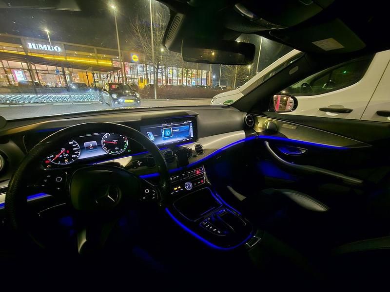 Groen (metallic) Occasion 2016 Mercedes E350 Edition Sedan | € 16.000 (Super prijs) - Afbeelding 1/4