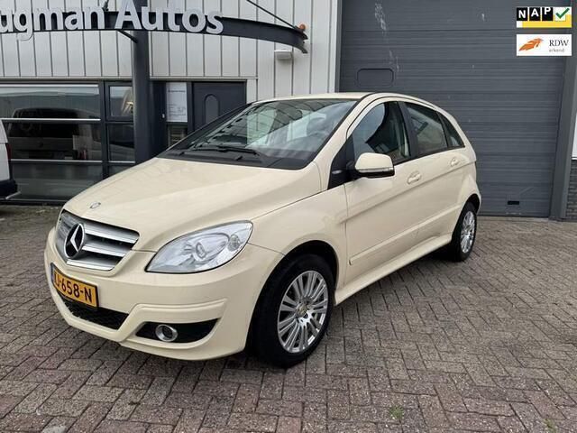 Geel Gebruikt 2011 Mercedes B180 MPV | € 3.950 - Afbeelding 1/4