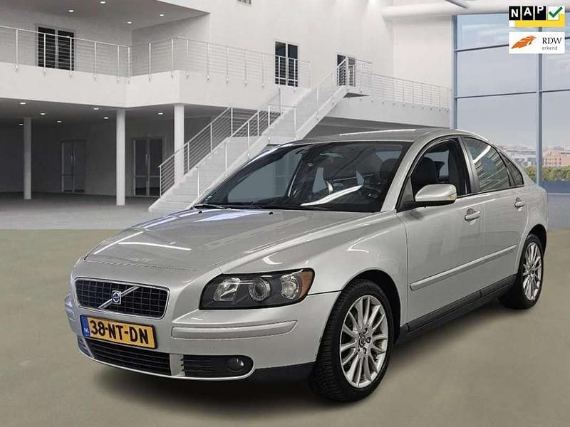 Grijs Gebruikt 2004 Volvo S40 Sedan | € 3.450 (Eerlijke prijs) - Afbeelding 1/4