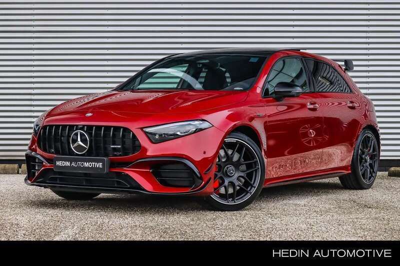 Rood, metallic lak Nieuw 2025 Mercedes A45 AMG Premium Plus Hatchback | € 99.950 - Afbeelding 1/4