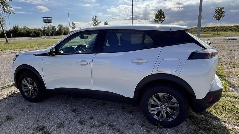 Wit Gebruikt 2020 Peugeot 2008 Active SUV | € 19.995 (Eerlijke prijs) - Afbeelding 1/4