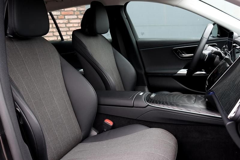 Occasion Mercedes E300 Luxury 313 PK (230 kW) 2024 Grijs Stationwagen