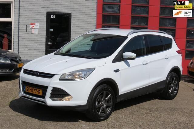Wit Gebruikt 2016 Ford Kuga Trend SUV | € 10.850 (Super prijs) - Afbeelding 1/4