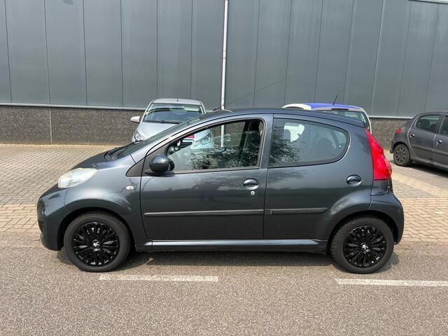 Occasion Peugeot 107 Urban Move 68 PK (50 kW) 2010 Grijs Hatchback