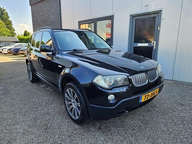 Zwart Gebruikt 2009 BMW X3 Executive SUV | € 8.250 (Goede deal) - Afbeelding 1/4