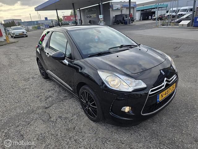 Zwart Gebruikt 2012 Citroën DS3 So Chic Hatchback | € 4.699 (Goede deal) - Afbeelding 1/4