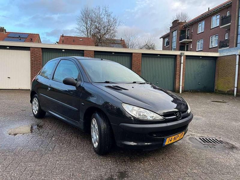 Occasion Peugeot 206 75 PK (55 kW) 2004 Zwart Hatchback
