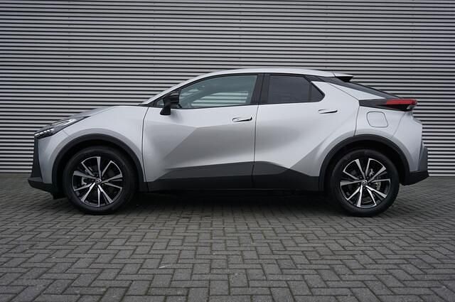 Nieuw Toyota C-HR 223 PK (164 kW) 2025 Grijs (metallic) SUV