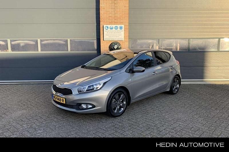 Grijs Gebruikt 2014 Kia Ceed Hatchback | € 8.945 (Duur) - Afbeelding 1/4
