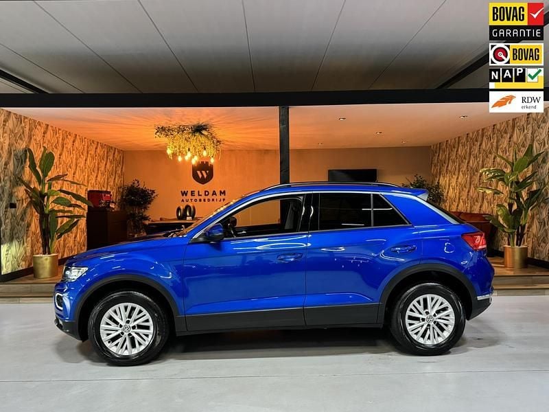Blauw Gebruikt 2019 VW T-Roc Style SUV | € 21.985 (Eerlijke prijs) - Afbeelding 1/4