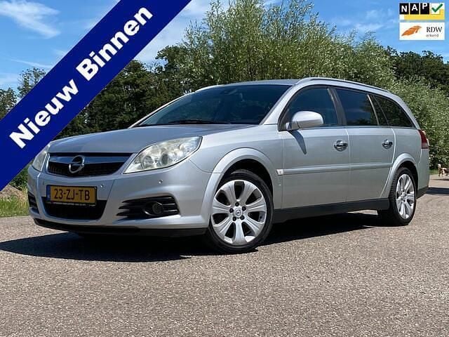 Grijs Gebruikt 2008 Opel Vectra Executive Stationwagen | € 3.488 (Iets duurder) - Afbeelding 1/4