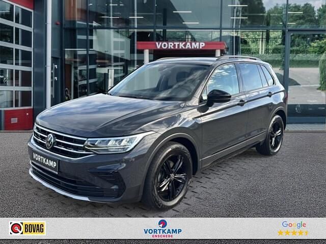 Grijs Gebruikt 2022 VW Tiguan Sport SUV | € 36.950 (Eerlijke prijs) - Afbeelding 1/4