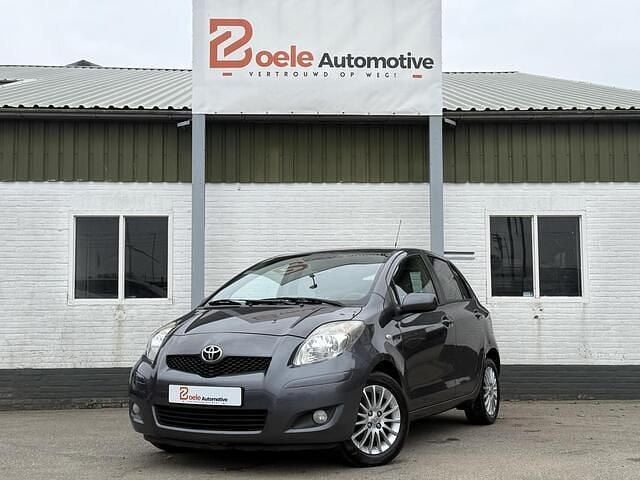 Grijs Gebruikt 2009 Toyota Yaris Hatchback | € 2.995 (Goede deal) - Afbeelding 1/4