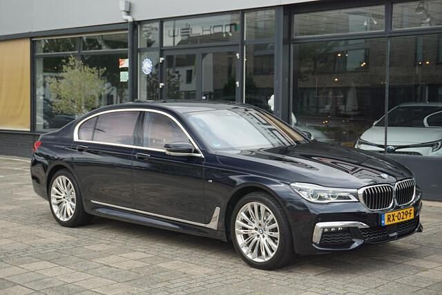 Zwart Gebruikt 2018 BMW 730L Executive Sedan | € 42.950 - Afbeelding 1/4