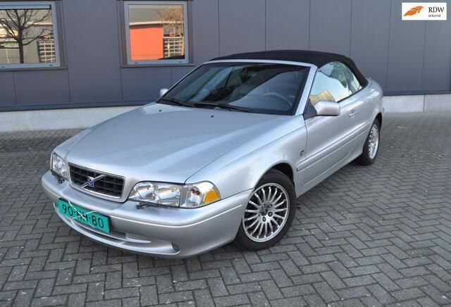 Zilver, metallic lak Gebruikt 2004 Volvo C70 Cabriolet | € 5.999 (Eerlijke prijs) - Afbeelding 1/4