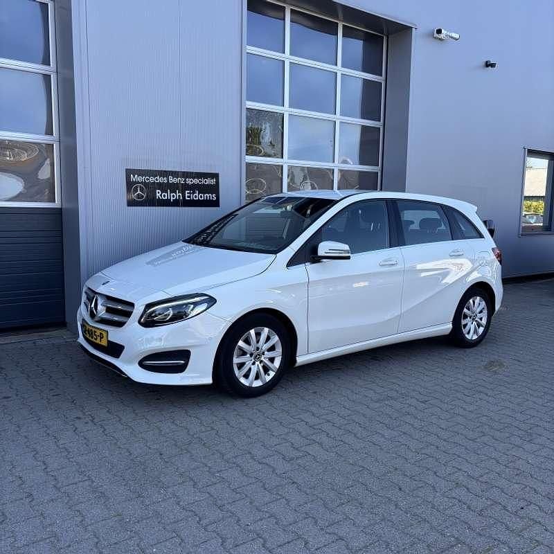 Wit Gebruikt 2018 Mercedes B180 Ambition MPV | € 18.950 (Goede deal) - Afbeelding 1/4