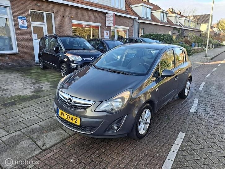 Grijs Gebruikt 2014 Opel Corsa Cosmo Hatchback | € 4.250 (Goede deal) - Afbeelding 1/4