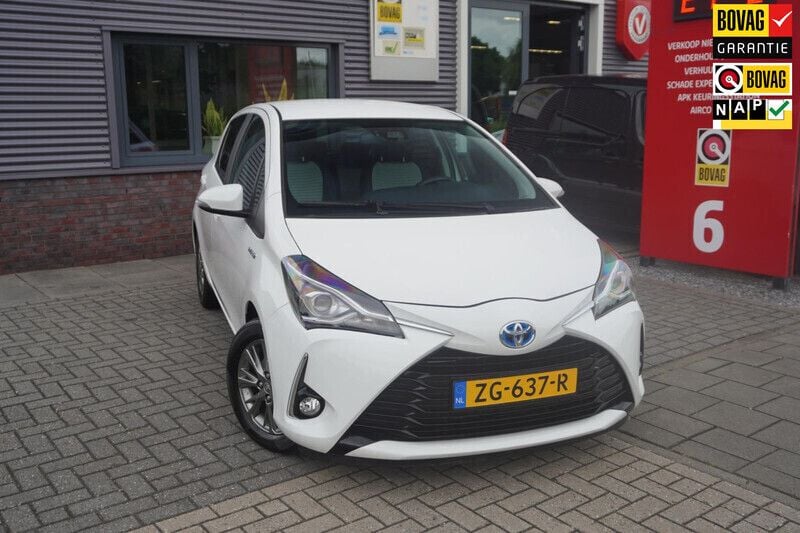 Wit Gebruikt 2019 Toyota Yaris Hybrid Hatchback | € 15.450 (Eerlijke prijs) - Afbeelding 1/4