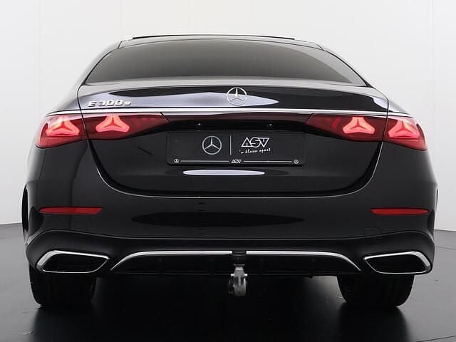 Nieuw Mercedes E300 Sport Edition 313 PK (230 kW) 2025 Zwart Sedan