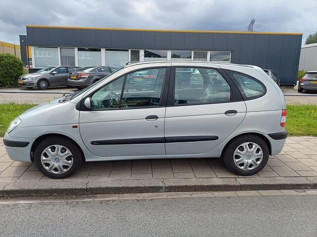 Occasion Renault Scénic 107 PK (78 kW) 2002 Grijs MPV
