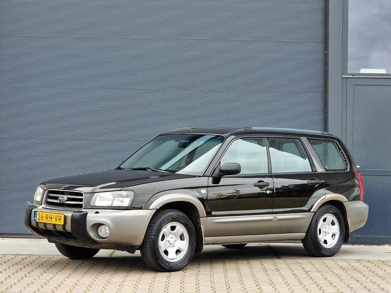 Zwart Gebruikt 2003 Subaru Forester SUV | € 3.998 (Eerlijke prijs) - Afbeelding 1/4