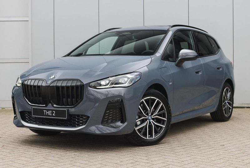Grijs Nieuw 2025 BMW 225 Active Tourer M Sport MPV | € 62.199 (Eerlijke prijs) - Afbeelding 1/4