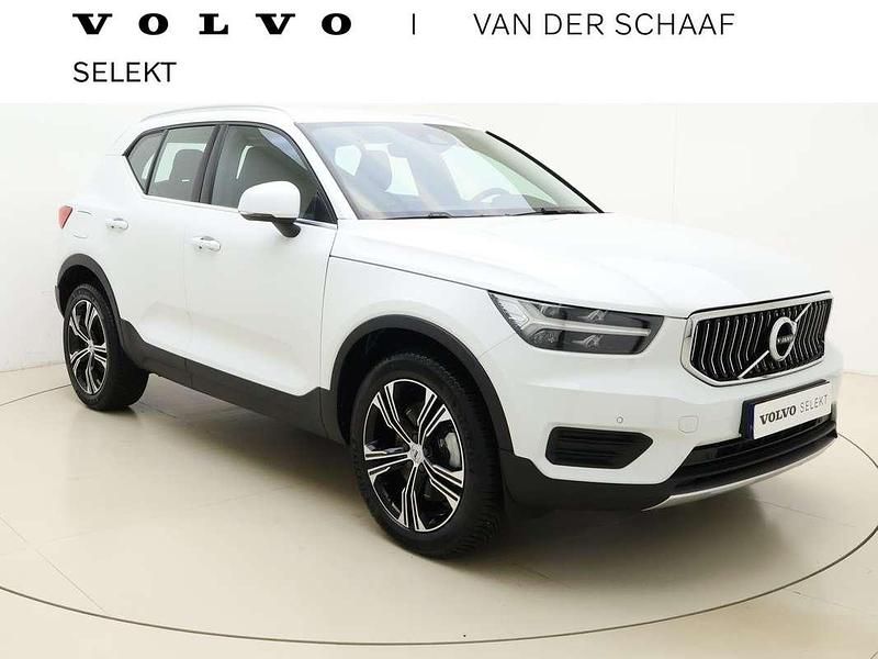 Wit Gebruikt 2022 Volvo XC40 Inscription SUV | € 29.800 (Eerlijke prijs) - Afbeelding 1/4