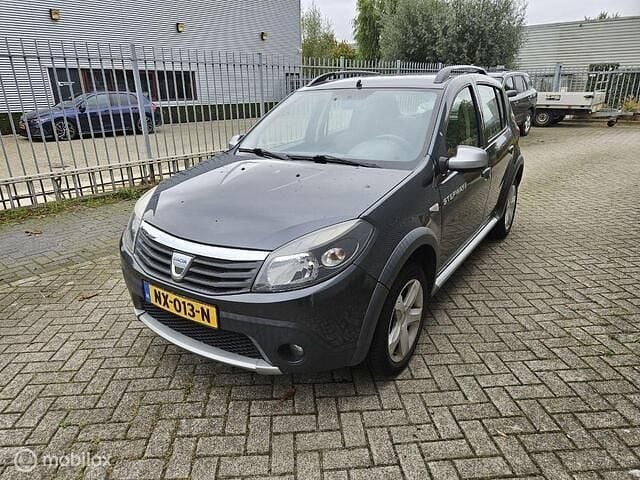 Grijs Gebruikt 2010 Dacia Sandero Stepway Hatchback | € 3.250 (Eerlijke prijs) - Afbeelding 1/4