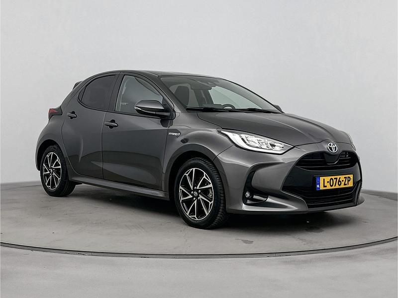 Occasion Toyota Yaris Hybrid 116 PK (85 kW) 2021 Grijs Hatchback