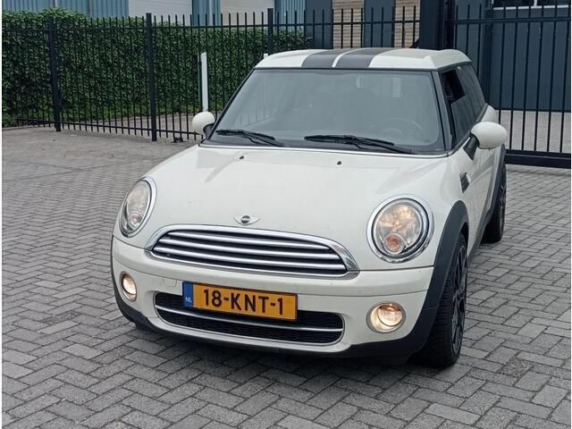Wit Gebruikt 2010 Mini Cooper D Hatchback | € 3.750 - Afbeelding 1/4