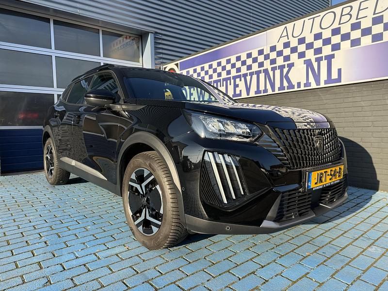 Zwart Occasion 2024 Peugeot 2008 Allure SUV | € 24.950 (Eerlijke prijs) - Afbeelding 1/3