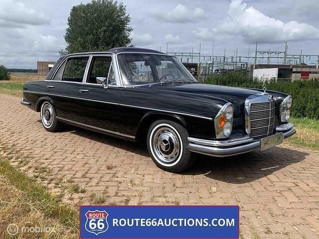 Zwart Gebruikt 1970 Mercedes 300 Sedan | € 21.000 - Afbeelding 1/4