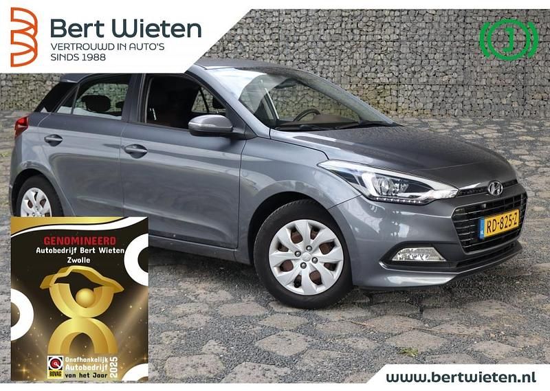 Grijs Gebruikt 2018 Hyundai i20 Comfort Hatchback | € 14.290 (Eerlijke prijs) - Afbeelding 1/3