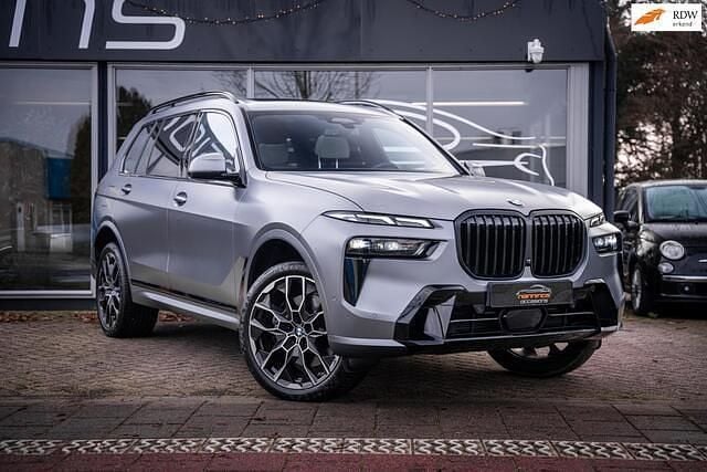 Grijs Gebruikt 2023 BMW X7 Comfort Edition SUV | € 107.895 - Afbeelding 1/4