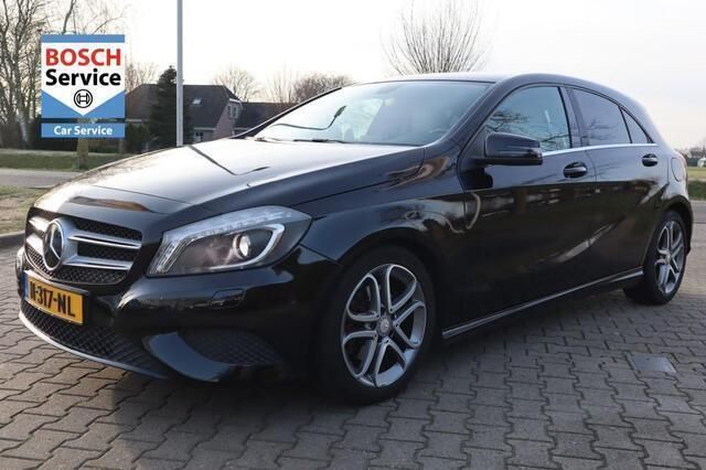 Zwart Gebruikt 2013 Mercedes A180 Prestige Hatchback | € 12.250 (Eerlijke prijs) - Afbeelding 1/4