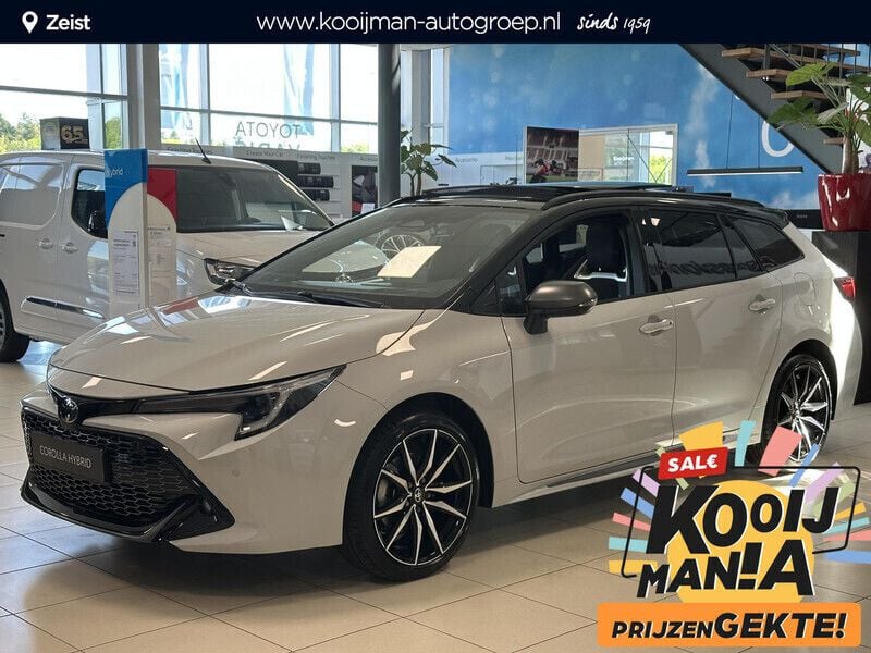 Grijs Nieuw 2025 Toyota Corolla Hybrid Sport Stationwagen | € 47.995 - Afbeelding 1/4