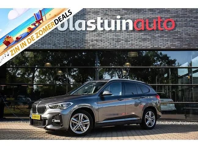 Grijs Gebruikt 2020 BMW X1 Executive SUV | € 23.950 (Eerlijke prijs) - Afbeelding 1/4