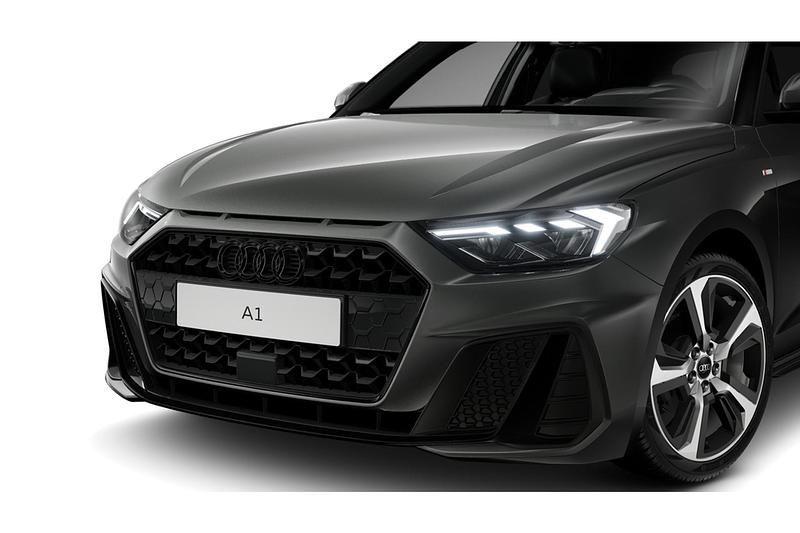 Nieuw Audi A1 Sportback S-Line 2026 Chronosgrijs metallic mythoszwart metallic Hatchback