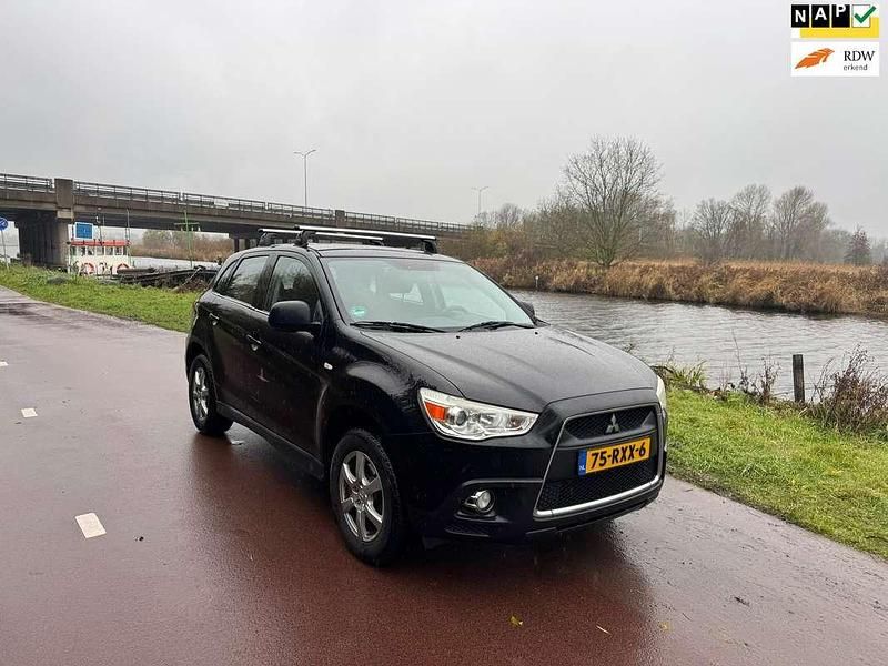 Zwart Gebruikt 2011 Mitsubishi ASX Edition SUV | € 4.750 (Goede deal) - Afbeelding 1/4