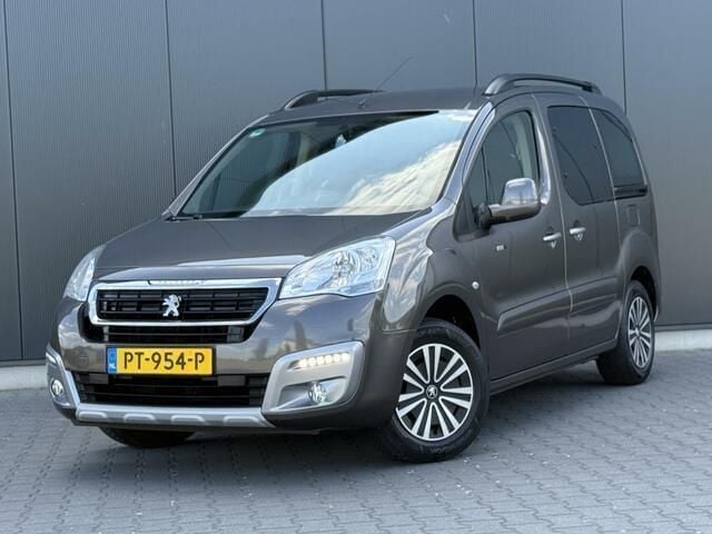 Grijs, metallic lak Gebruikt 2017 Peugeot Partner Tepee Active MPV | € 10.995 (Goede deal) - Afbeelding 1/4