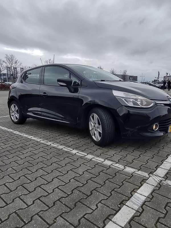 Zwart Gebruikt 2014 Renault Clio IV Expression Hatchback | € 4.250 (Goede deal) - Afbeelding 1/4