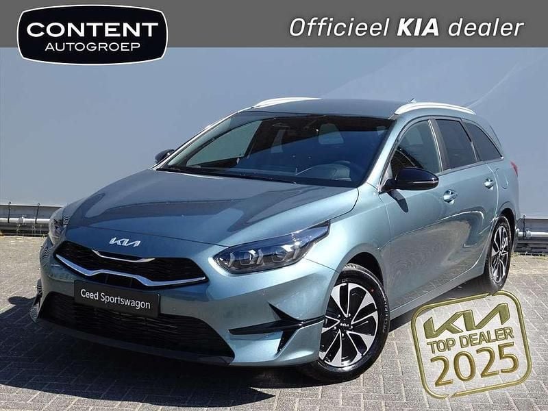 Grijs metallic Nieuw 2025 Kia Ceed Sportswagon Stationwagen | € 30.485 (Eerlijke prijs) - Afbeelding 1/4