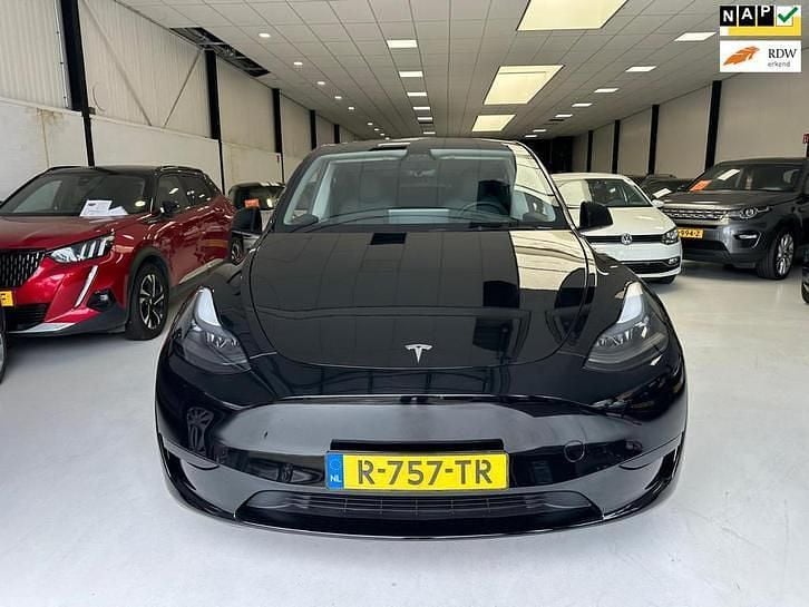 Gebruikt 2022 Tesla Model Y RWD SUV | € 32.950 (Eerlijke prijs) - Afbeelding 1/4