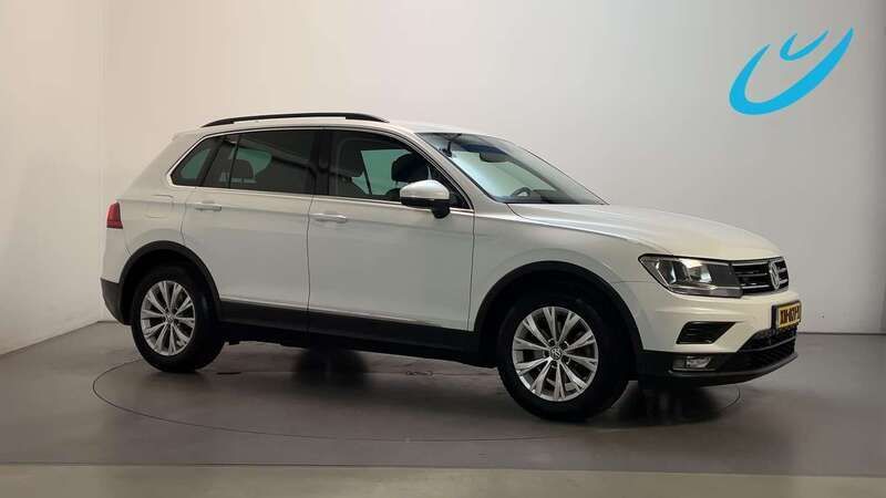 Wit Gebruikt 2019 VW Tiguan Comfortline SUV | € 23.750 (Goede deal) - Afbeelding 1/3