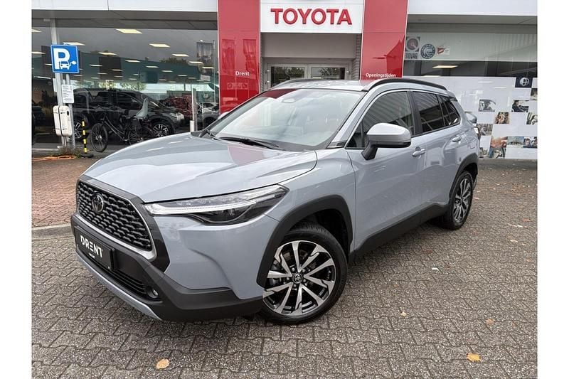 Grijs Gebruikt 2025 Toyota Corolla Cross Style SUV | € 38.640 - Afbeelding 1/1