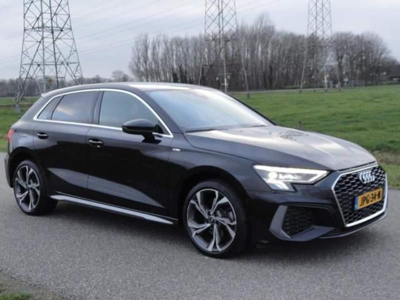 Occasion Audi A3 Sportback e-tron Competition 2024 Zwart Hatchback
