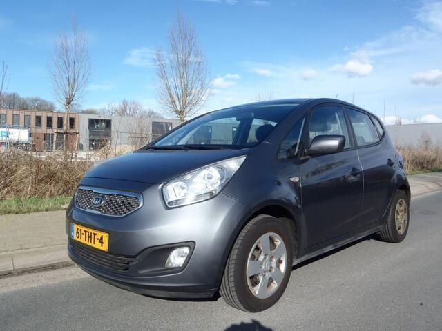 Grijs, metallic lak Gebruikt 2012 Kia Venga Comfort Hatchback | € 6.700 (Eerlijke prijs) - Afbeelding 1/4
