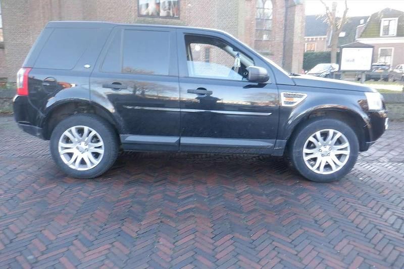 Zwart (metallic) Gebruikt 2007 Land Rover Freelander 2 HSE SUV | € 2.950 (Eerlijke prijs) - Afbeelding 1/4