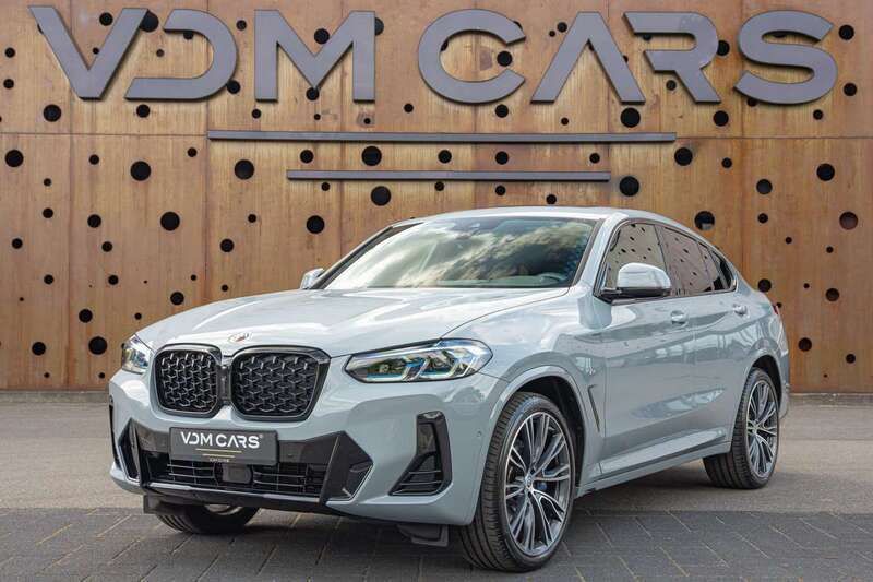 Grijs, metallic lak Gebruikt 2023 BMW X4 Shadowline SUV | € 69.900 (Iets duurder) - Afbeelding 1/4