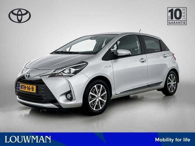 Grijs Gebruikt 2020 Toyota Yaris Limited Hatchback | € 18.650 (Goede deal) - Afbeelding 1/4